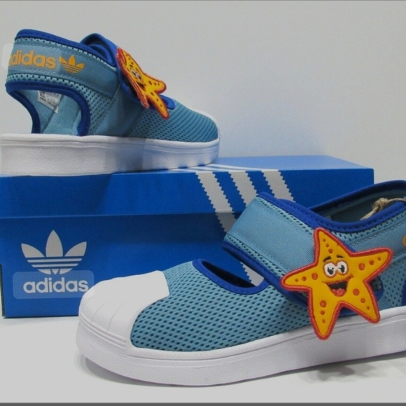 Size 2.5 Adidas girls shoes - Picture 3 of 3